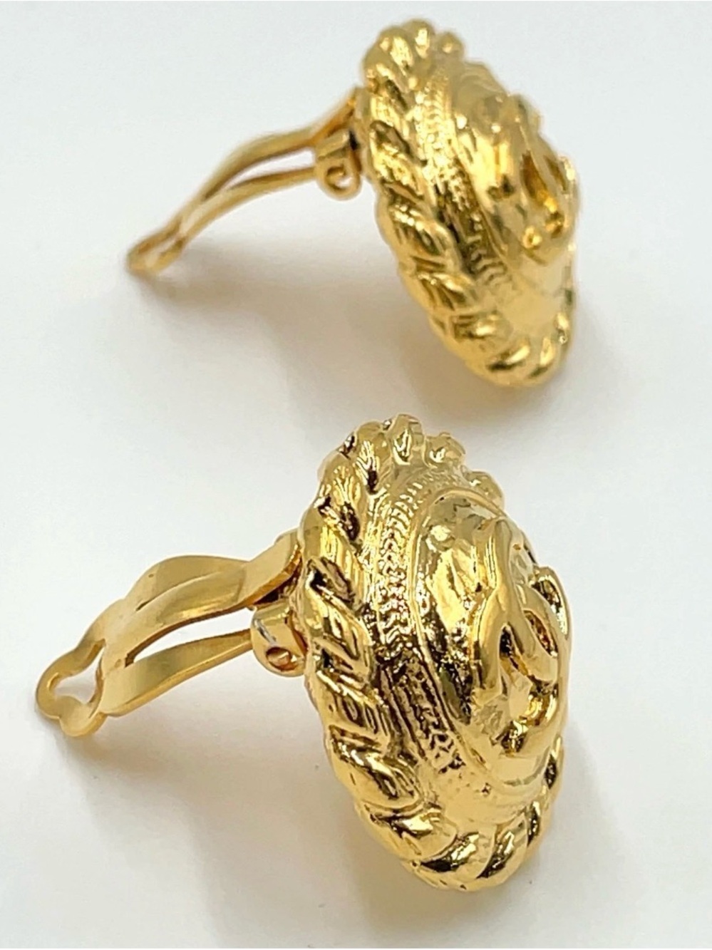 CHANEL๐Gold Interlocking CC Rope-Trim Button Earrings W/Chanel box &bag - Picture 11 of 15